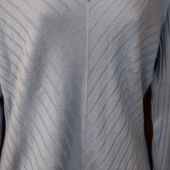 Banana Republic Light Blue Italian Merino Wool V-Neck Pullover Sweater Large - Picture 3 of 12